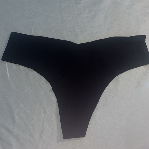 Bundle of 2 VS Thongs, Size L - Picture 2 of 9